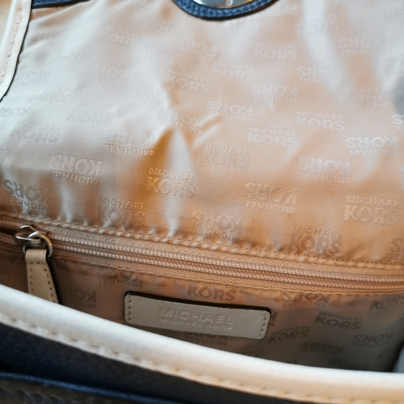 Michael Kors crossbody bag - Picture 6 of 6